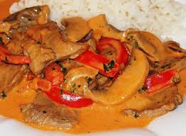 Emince De Boeuf Stroganov Les Recettes De Virginie Emince De Boeuf Recette Viande De Boeuf Boeuf Stroganov