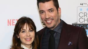 Actor zooey deschanel has announced separation from husband jacob pechenik after four years thank you for respecting our privacy at this time, they added. Zooey Deschanel Gushes Over Property Brothers Star Jonathan Scott