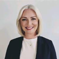 Darlene Oakes's Instagram, Twitter & Facebook