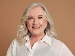 Caroline Parker's Instagram, Twitter & Facebook