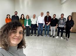 2020 yılında ana bilim dalımızdan emekliye ayrılan değerli Prof. Dr.  Mustafa Ercüment Aksoy hocamız bugün bizlerleydi. “Ateşli Silah  Yaralanmaları” başlıklı sunumunu bizlerle paylaşan hocamıza teşekkür  ediyoruz. Kendisini daha sık görmeyi umuyoruz ☺️