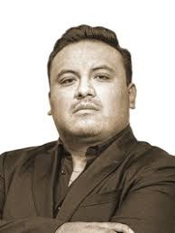 Paga fianza de 453 mil extesorera de Leonel Godoy