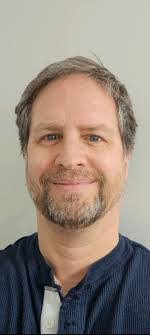 Dan Sinnett's Instagram, Twitter & Facebook