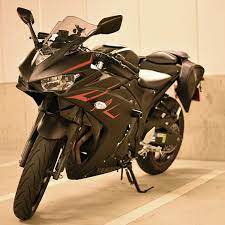admiral tk sur instagram 地下駐車場もなかなか良い雰囲気 バイク motorcycle ヤマハバイク ヤマハが美しい yamaha yzf r3 yzfr3 yamahayzf バイクが好きだ バイク好きな人と繋がりたい 地下駐車場 バイク 地下