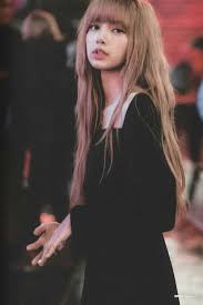 The Heiress And The Princess Of Kpop Jenlisa Blackpink Lisa Blackpink Wallpaper Blackpink Lisa