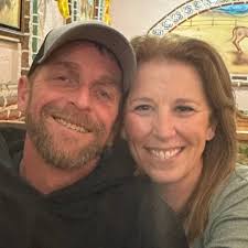 Who can build a fence in Oakridge, Westfir, Oregon area?