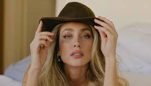 Check spelling or type a new query. Ex Miss De Mt Participa De Serie Do Globoplay Dirigida Por Selton Mello Jacqueline Noronha