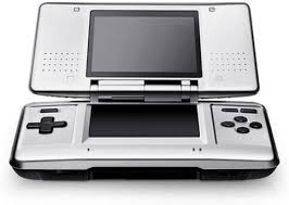 Además, nintendo 3ds añade mayor potencia que su antecesora permitiendo jugar a juegos con mejores gráficos y en 3d. Amazon Com Nintendo Ds Renovado Video Juego Titanio Ntr S Vka Cr Computers Accessories