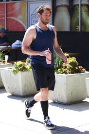 Jonah hill has slimmed down to his lowest ever weight after losing the three stone he put on for his role in war dogs. Well Hello There Buff Jonah Hill Editorial Fashion Instagram Fashion Fashion Models
