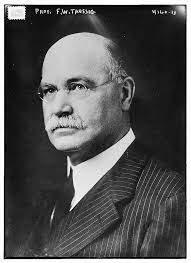 File:Frank William Taussig circa 1915.jpg