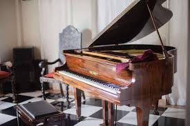 May 01, 2019 · grand pianos usually have wheels. How To Choose A Piano For A Beginner Student