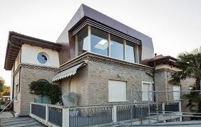 Un Piccolo Gioiello Architettonico La Veranda Ricoperta In Rame Per La Copertura Del Terrazzo Che Amplia Lo Spazio Residenziale E House Styles Mansions House