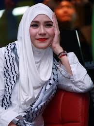 Zaskia adya mecca (lahir di jakarta, 8 september 1987) adalah pemeran sinetron dan bintang film indonesia. Para Pencari Tuhan Jilid 9 Siap Menemani Waktu Sahur Dan Berbuka News Entertainment Fimela Com