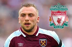 Jordan Henderson signs new long term deal with Liverpool