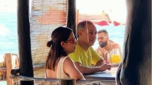 Circulan imágenes del subsecretario presuntamente en zipolite, oaxaca. Lopez Gatell Desata De Nuevo Ira En Redes Ahora Por Fotos En La Playa Proceso
