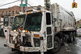 Garbage guys is committed to providing clean, efficient, and reliable service for all of your sanitation needs. Two Upper West Side Trash Haulers Hospitalized After Oxygen Cylinder Explodes In Hopper New York Daily News