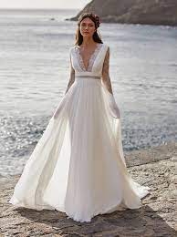 Inspiration, advice, and all of your wedding etiquette questions answered right this way. Pronovias Brautkleider Bei Festtruhe Brautmode In Koln