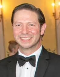 Kari Frost's Instagram, Twitter & Facebook