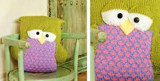 In less than 15 minutes you can learn how to finger knit and make your first bracelet! Fun Knitted Sleepy Owl Pillow Free Knitting Pattern