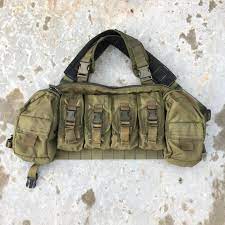 Not black trim like uSchelvis but here's my SOE FROG : rtacticalgear