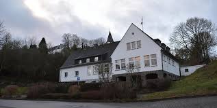 Das burghaus kronenburg wurde in der zeit von 1760 bis 1769 im auftrag des grafen von blankenheim erbaut. Dahlem Alte Schule In Kronenburg Kann Saniert Werden Weitere Projekte Kolner Stadt Anzeiger