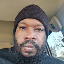 Chris Ellingham's Instagram, Twitter & Facebook