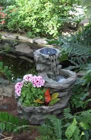 Fontaine Exterieure A Faire Soi Meme 85 Points D Eau Decoratifs Qui Apportent Du Calme Et Du Fontaines D Eau De Jardin Fontaine De Jardin Decor De Jardin Diy