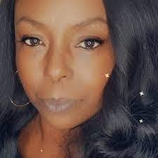 Leanna Estes's Instagram, Twitter & Facebook