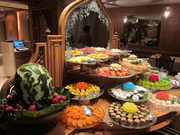 Buffet table setting start with plates, followed by side dishes, main dish, vegetables, salads, breads, and relishes. Elegant Buffet Table Setting Ideas Novocom Top