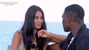 Temptation Island, botta e risposta a distanza tra Alfred Ekhator e la  tentatrice Sofia Costantini
