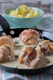 Knaller Rezept Putenrollchen Mit Speck Und Cremiger Frischkasesauce Rezept Putenrollchen Rezepte Lecker