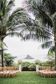 I Dos With A View Are Not Joke In This Gorgeous Oahu Wedding Image By Christie Pham Photograp Wedding Venues Hawaii Oahu Wedding Tropical Wedding Reception