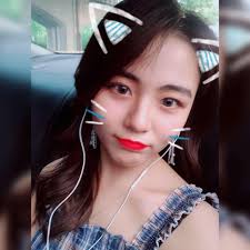 주먹만한 대왕연어초밥♥ 연어가 진짜크고 입에서 살살 녹아요 참치회도 쫀득쫀득 존맛이에요! :) #홍대 #키움연어 #대왕연어초밥