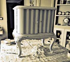 Comodinochip2 Jpg 960 855 Comodini Dipinti Comodini Decorazione Armadio