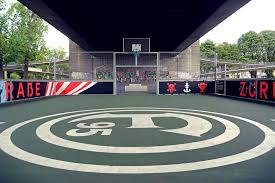 Bevor ein fußballplatz entsteht, bedarf es einer gewissen bedarfsanalyse. Top 6 Offentliche Fussballplatze In Dusseldorf Ground D