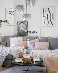 28 Cozy Living Room Decor Ideas To Copy Society19 Garsoniera In 2020 Pink Living Room Living Room Decor Cozy Living Room Decor Apartment