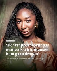 Op deze verborgen tennisbaan dicht bij het Vondelpark werden tennistiener  Rens Verhaar (16) en vastgoedmagnaat Niek Sandmann (77) in coronatijd de  beste vrienden. Benieuwd naar het verhaal? Je vindt de link in