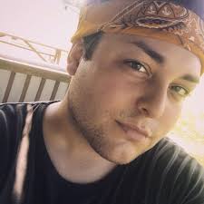 Wasifu kwa Kyle Strasser