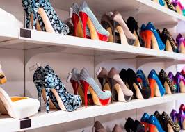 Descubra as vantagens de comprar em uma revenda de cal&ccedil;ados especializada -  BK2