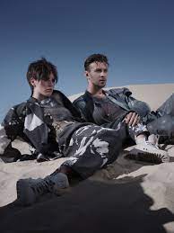 Я открываю твои миры когда тебя пробирает от высоты ты падай, я рядом я небо держу на руках. Maks Barskih I Zivert Bestseller Smotret Onlajn Video