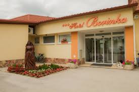 Podhájská je perfektním místem pro skvělou dovolenou plnou odpočinku. Termalbad Podhajska Hotel Borinka Podhajska Hotels Unterkunfte Travelguide Sk