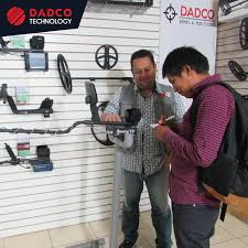 Un turista de esquel sorprendió al recorrer la playa de las grutas con un detector de metales en busca de objetos que pudieron haber perdido. El Spectra V3i Pro Kit Es El Mejor Detector De Metales De Su Tipo Pregunto Wilber En La Tienda De Dadco Technology Peru Luego De Visitar Nuestras Paginas