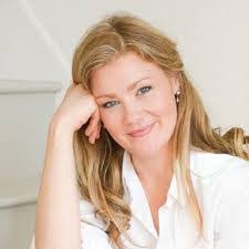 Lisa Macqueen's Instagram, Twitter & Facebook