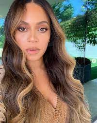 Beyonce Seeking Women With Dark Skin For Brown Skin Girl Video Rolling Out Beyonce Hair Hair Styles Light Brown Hair