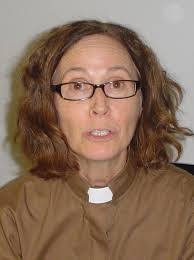 Elsa Robb's Instagram, Twitter & Facebook