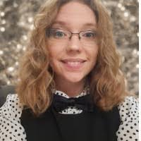 Nicole Bender's Instagram, Twitter & Facebook