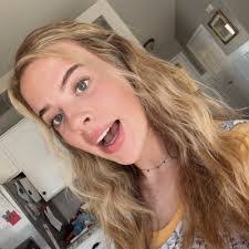 Whitney Barker's Instagram, Twitter & Facebook