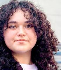 Elisa Negrete's Instagram, Twitter & Facebook