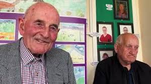 Past pupils and teachers bid fond farewell to Gillygooley PS