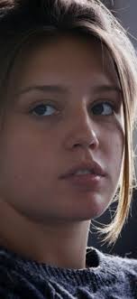 Adele exarchopoulos and lea seydoux. 5 Adele Exarchopoulos Mobile Wallpapers Mobile Abyss